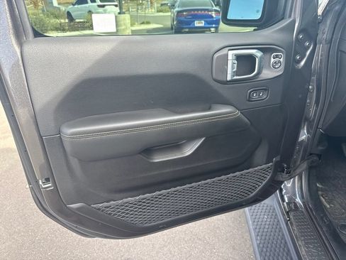 Used 2024 Jeep Wrangler Unlimited Sahara AWD/4WD image 13