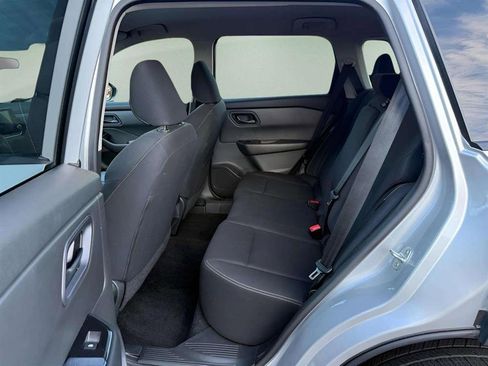 Used 2024 Nissan Rogue S image 9