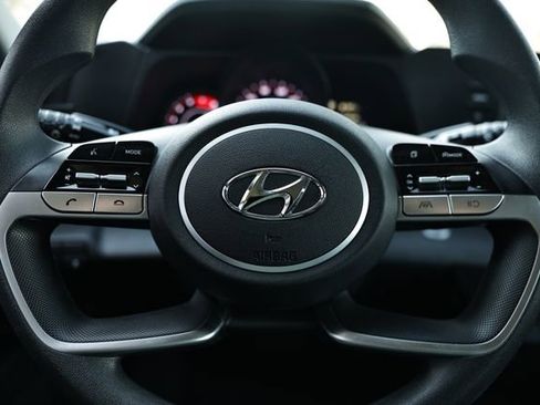 Used 2023 Hyundai Elantra SEL w/ Preferred Accessory Package image 30