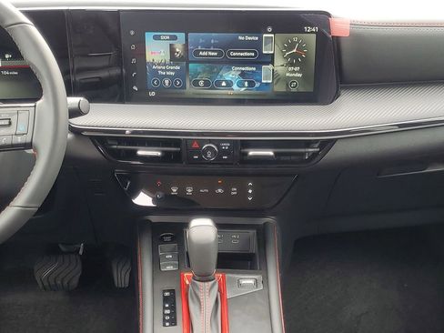 New 2025 Nissan Kicks SR image 28