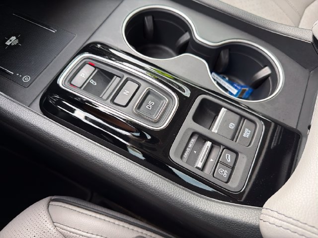 Used 2025 Honda Pilot Elite image 15