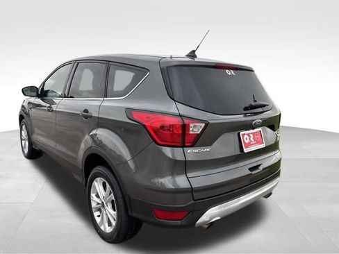 Used 2019 Ford Escape SE FWD image 6