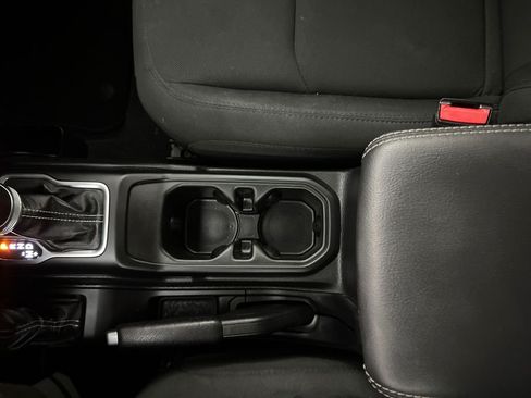 Used 2021 Jeep Wrangler Unlimited Sahara AWD/4WD image 23
