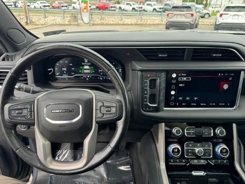 Used 2022 GMC Yukon XL Denali AWD/4WD image 14