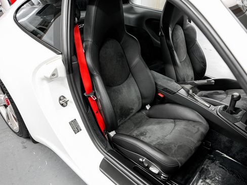 Used 2010 Porsche 911 GT3 RWD image 25