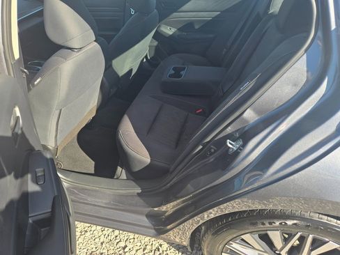 Used 2024 Nissan Altima 2.5 SV image 7