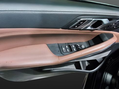 Used 2023 BMW X6 xDrive40i w/ Premium Enhanced Package image 11