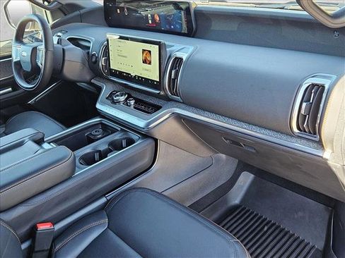 Used 2025 Ford Expedition Tremor image 24