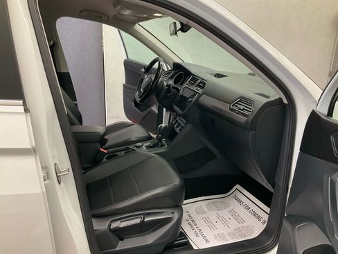 Used 2018 Volkswagen Tiguan SE w/ 3rd Row Seat Package image 9