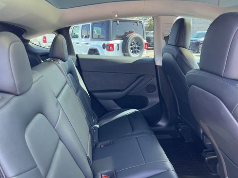 Used 2023 Tesla Model Y Performance AWD/4WD image 18