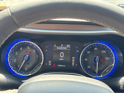 Used 2023 Chrysler Voyager LX FWD image 17
