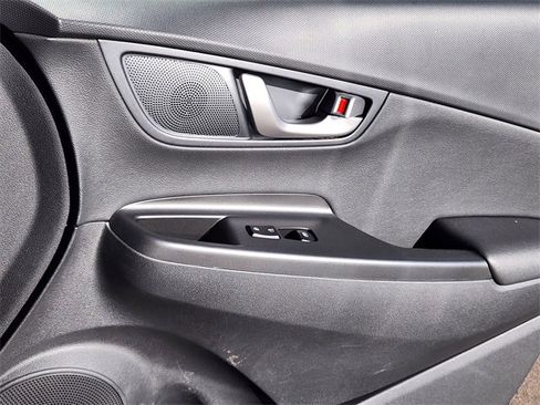 Used 2021 Hyundai Kona Limited image 13