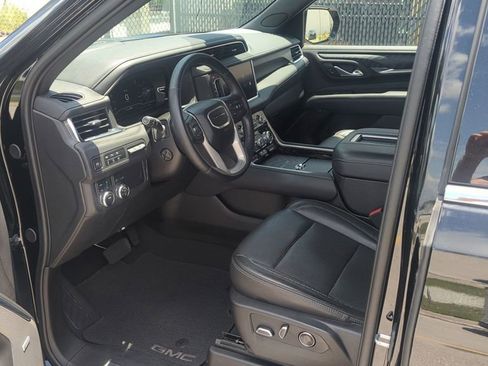 Used 2024 GMC Yukon XL Denali AWD/4WD image 14