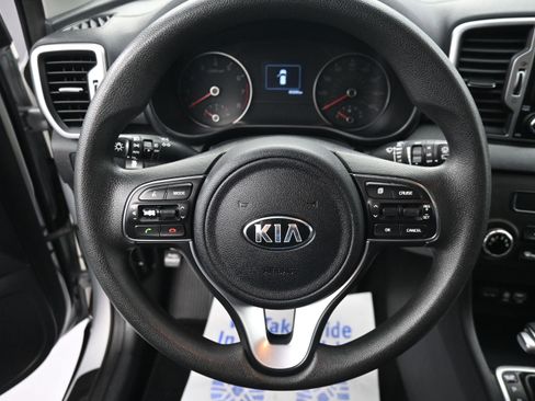 Used 2019 Kia Sportage LX AWD/4WD image 11