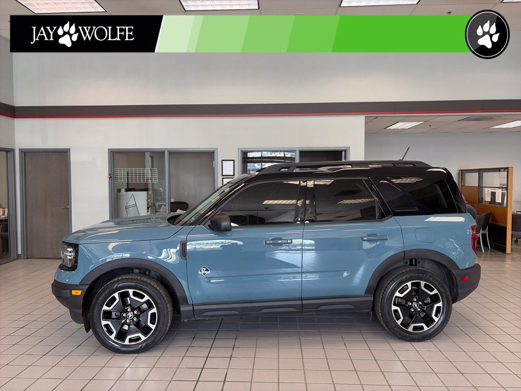 Used 2023 Ford Bronco Sport Outer Banks w/ Tech Package AWD/4WD image 2