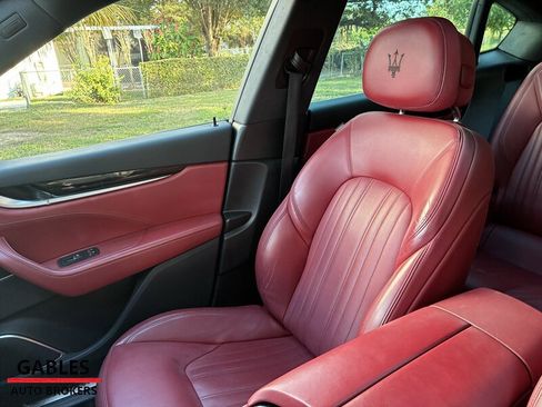 Used 2018 Maserati Levante S GranLusso image 32