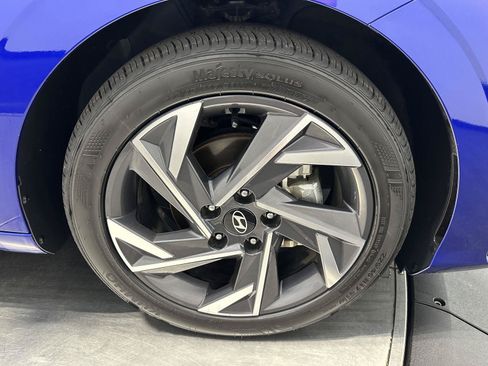 Certified 2025 Hyundai Elantra Sport FWD image 9