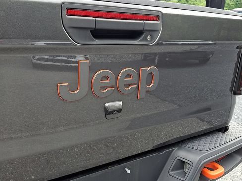 Used 2023 Jeep Gladiator Mojave w/ Cold Weather Group AWD/4WD image 33