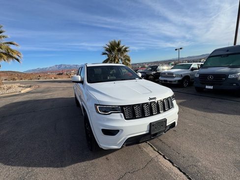 Used 2020 Jeep Grand Cherokee Altitude image 7