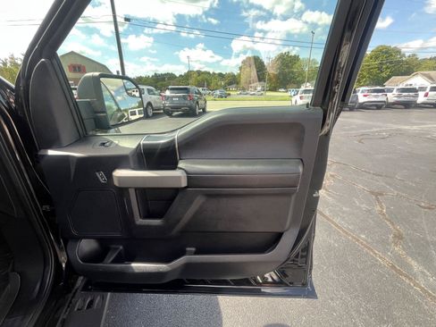 Used 2017 Ford F150 Raptor w/ Equipment Group 801A Mid AWD/4WD image 31