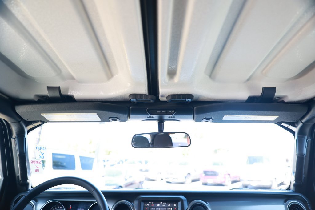 Used 2023 Jeep Wrangler Unlimited AWD/4WD image 31