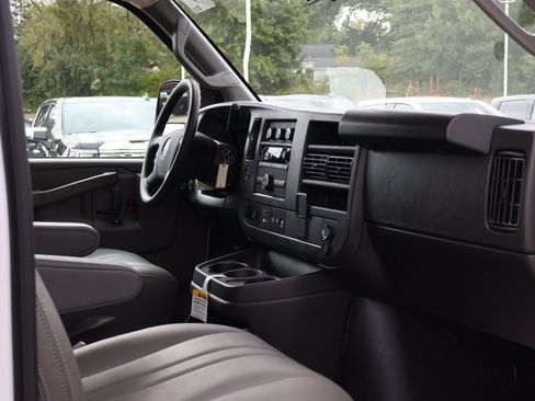 New 2025 GMC Savana 2500 Work Van w/ Enhanced Convenience Package image 30