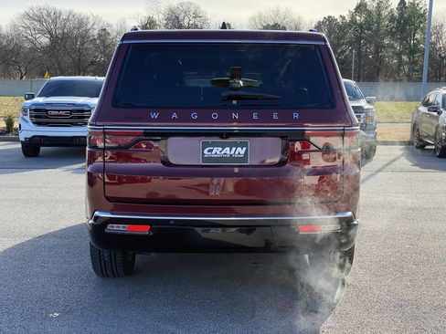 Used 2024 Jeep Wagoneer PREMIUM GROUP w/ Premium Group I image 7