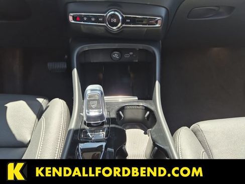 Used 2025 Volvo XC40 B5 Plus w/ Protection Package Premier AWD/4WD image 11