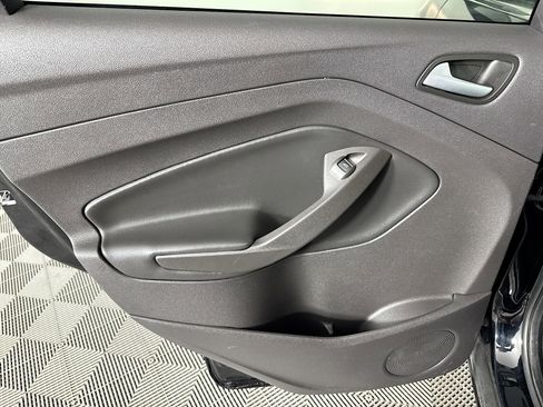 Used 2018 Ford Escape SE image 24