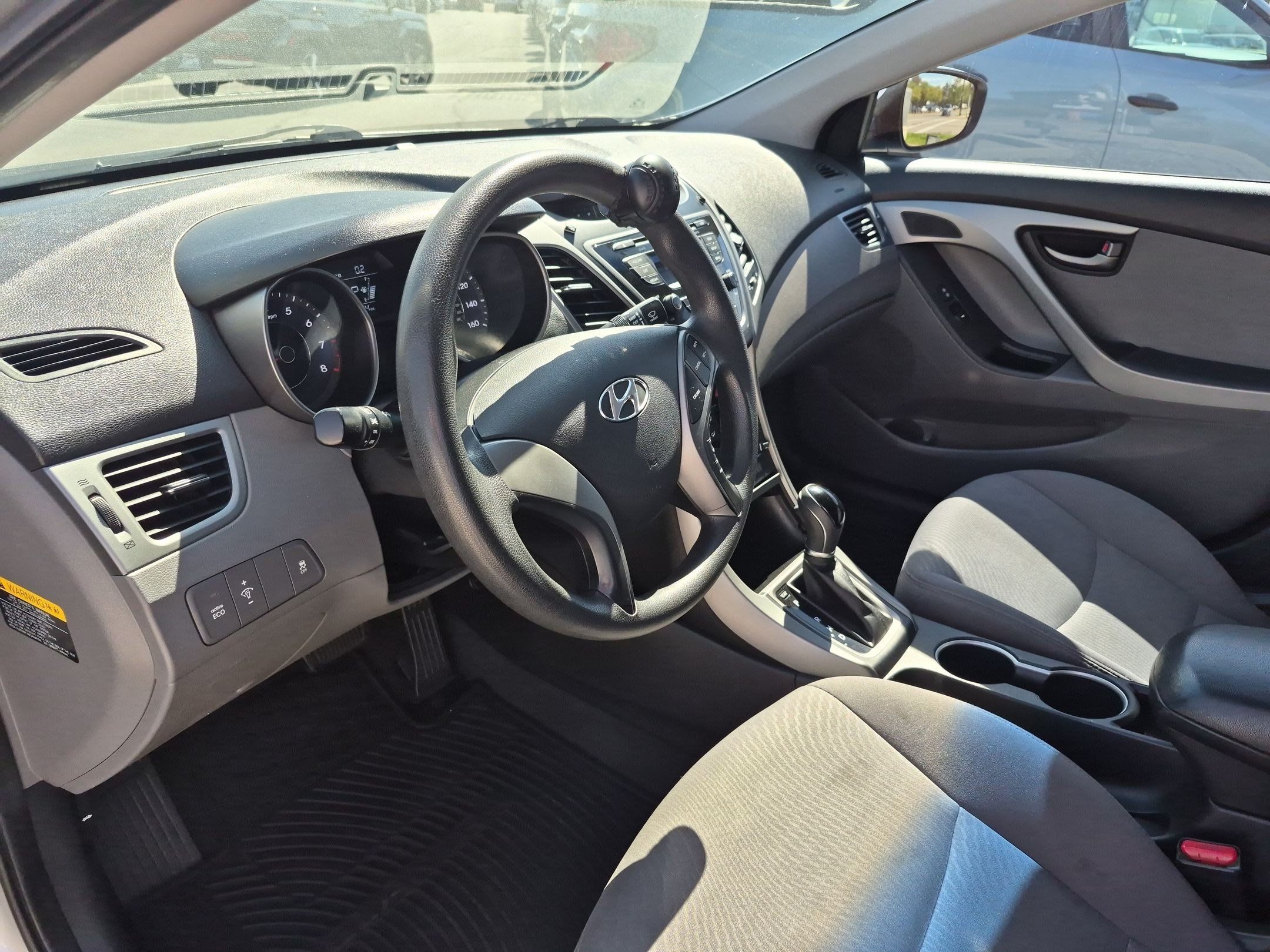 Used 2014 Hyundai Elantra SE FWD image 15