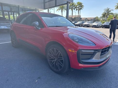 Certified 2024 Porsche Macan Turbo AWD/4WD image 4