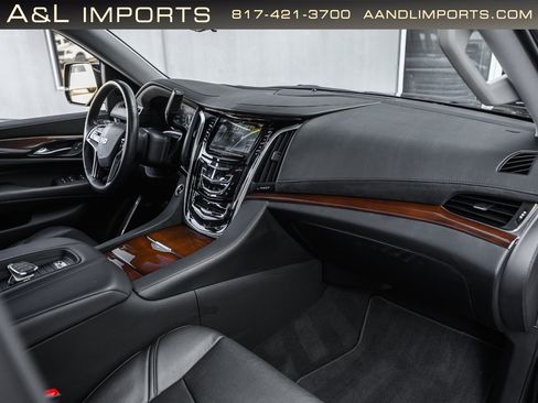 Used 2019 Cadillac Escalade Luxury image 62