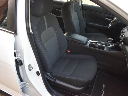 Used 2023 Nissan Sentra SV image 18