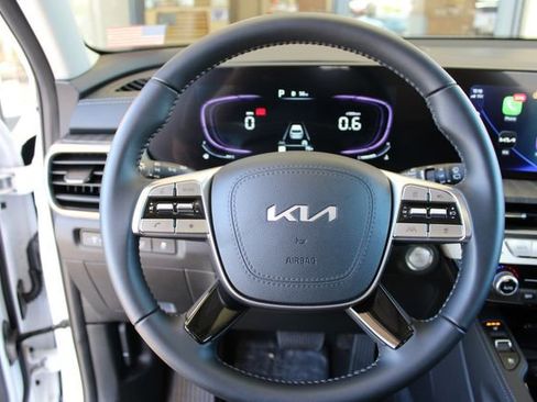 Used 2024 Kia Telluride EX image 15
