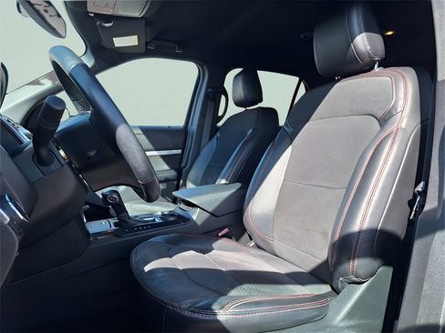 Used 2019 Ford Explorer XLT w/ Equipment Group 202A image 24