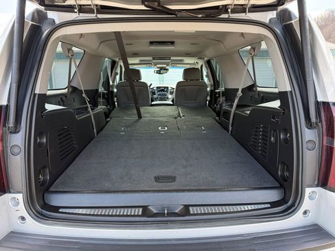 Used 2015 Chevrolet Suburban LT w/ Luxury Package image 15