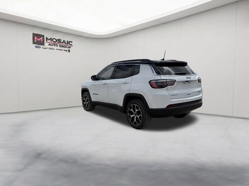 Used 2025 Jeep Compass Limited AWD/4WD image 7
