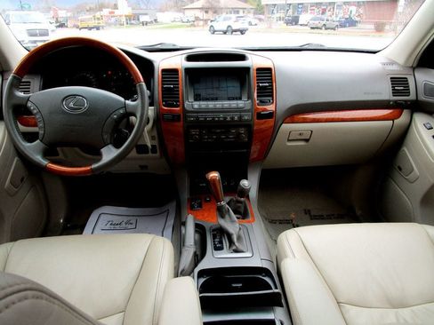 Used 2005 Lexus GX 470 AWD/4WD image 2