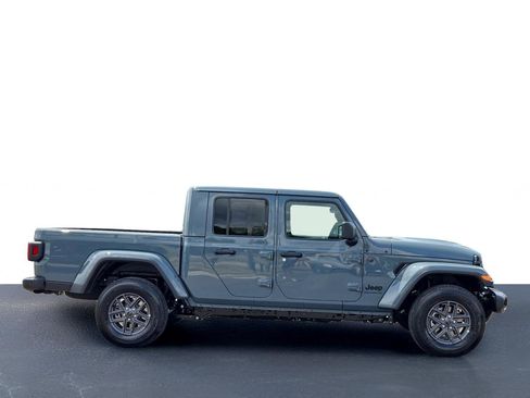 New 2025 Jeep Gladiator Sport image 6