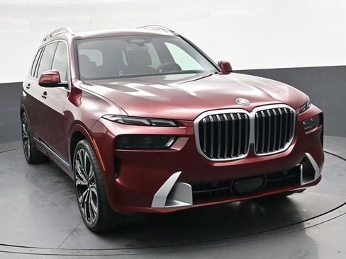 Used 2024 BMW X7 xDrive40i AWD/4WD image 11