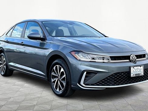 Used 2025 Volkswagen Jetta S image 12