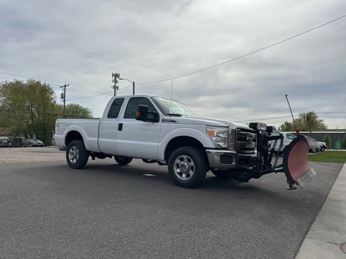 Used 2014 Ford F250 XLT w/ XLT Interior Package AWD/4WD image 3