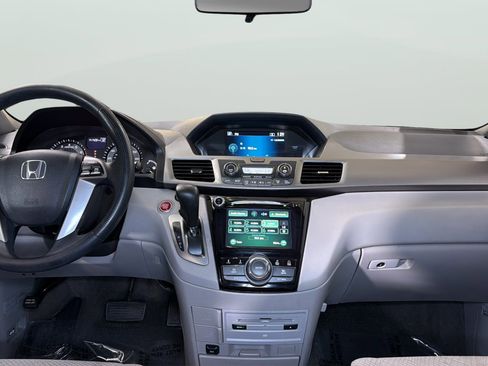 Used 2016 Honda Odyssey SE image 15