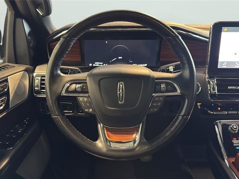 Used 2019 Lincoln Navigator L Reserve AWD/4WD image 12