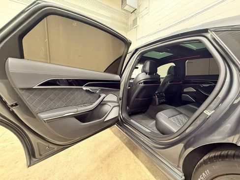 Used 2023 Audi S8 AWD/4WD image 31