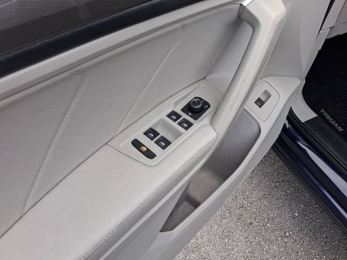 Used 2022 Volkswagen Tiguan SE FWD image 16