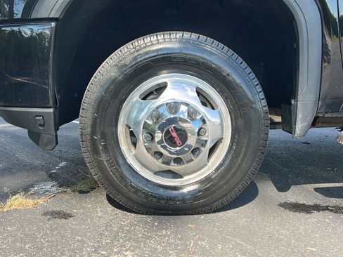 Certified 2022 GMC Sierra 3500 Denali w/ Technology Package AWD/4WD image 10