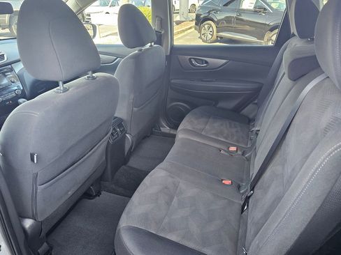 Used 2016 Nissan Rogue SV image 13