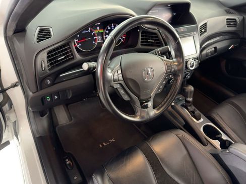 Used 2019 Acura ILX w/ Technology & A-SPEC Package image 4