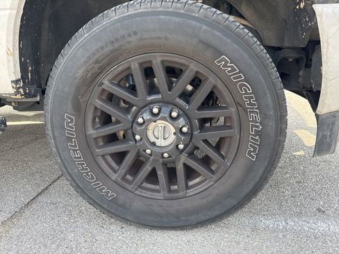 Used 2019 Ford F250 Lariat w/ Lariat Ultimate Package image 3